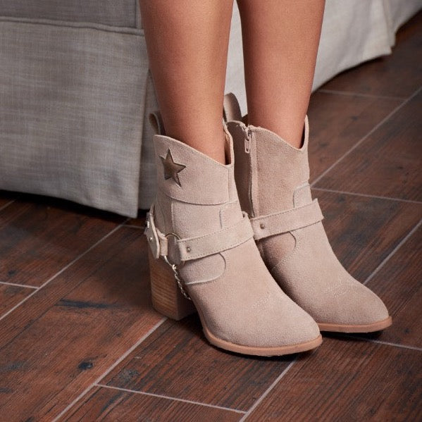 The Luciana Suede Sand leather