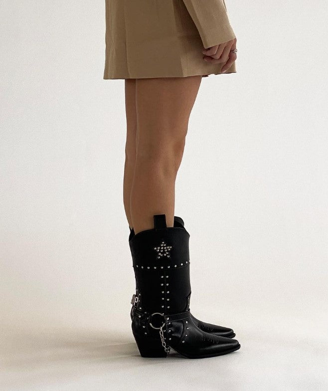 The Cayetana Black & Studs Leather