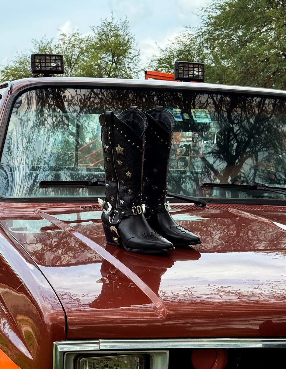 The Harlow black leather