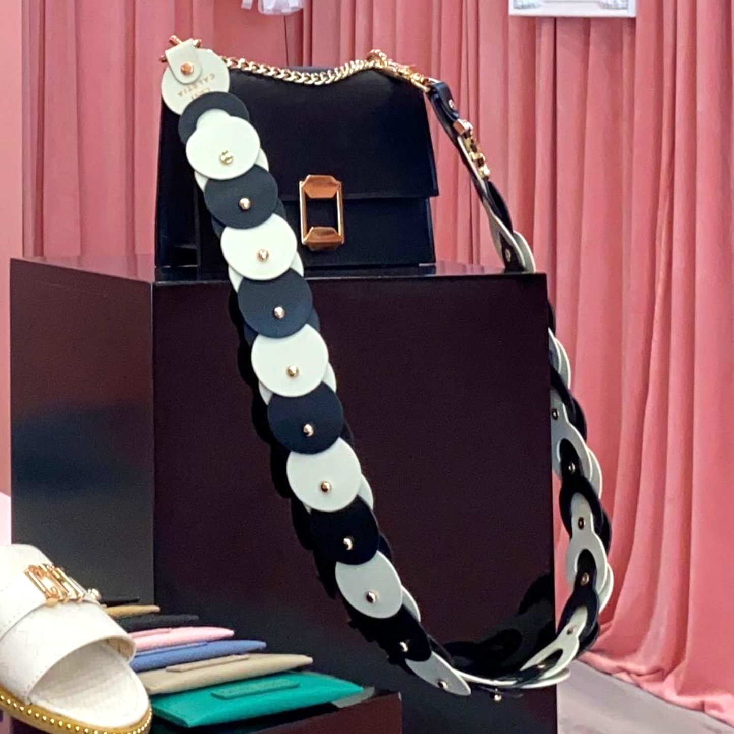B&W Strap for bags